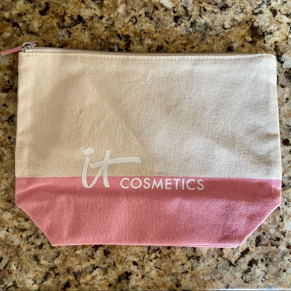 It Cosmetics Makeup Bag